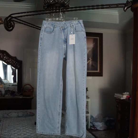 Asymmetrical Y2K Streetwear Mom Jeans - Picture 2 of 6